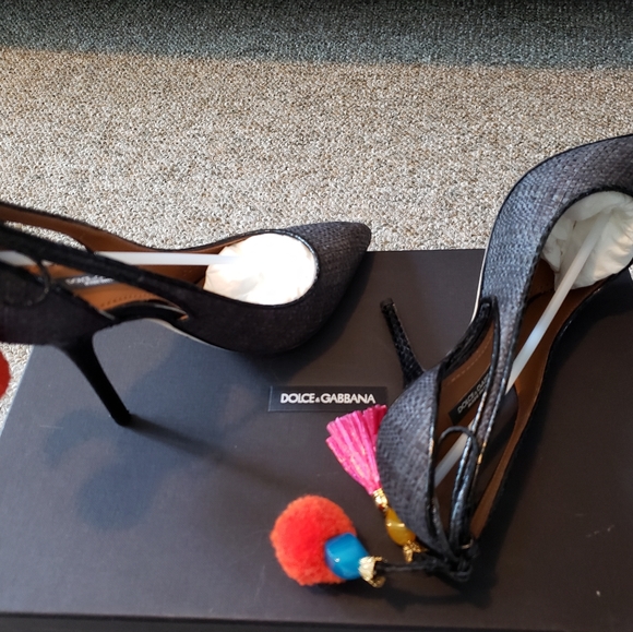 Authentic Dolce & Gabbana straw tassel Pom pom pumps - Picture 9 of 9
